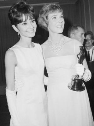 Audrey Hepburn and Julie Andrews with Oscar 1965.JPG